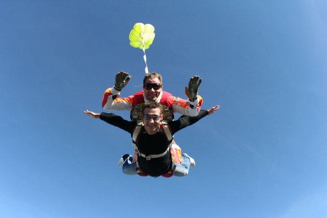Erster Flug mit Reflex Parachutisme 